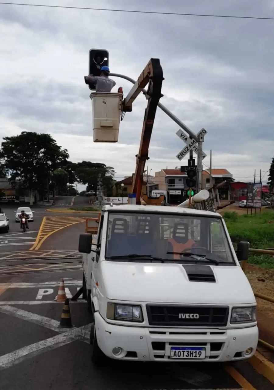 HR Serviços de execução de montagem de entrada em alta tensão Grupo A Padrão Copel